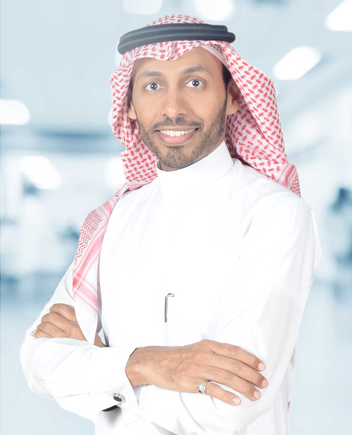 د.محمد بن صديق ، استشاري في طب وجراحة العيون متخصص في الماء الابيض و تصحيح النظر